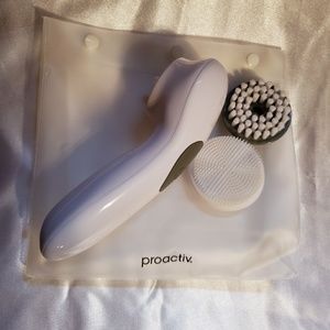 Proactiv rotating face wash brush,read description